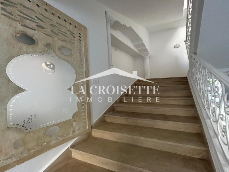 Villa S+4 avec piscine à La Marsa 